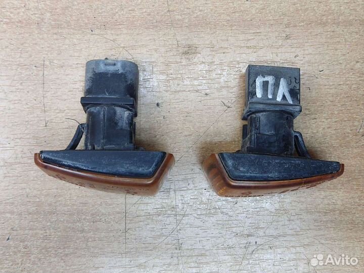 Повторители поворотников, Volvo 960