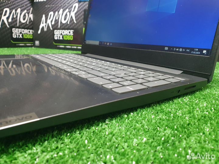 Ноутбук Lenovoна ryzen 3 3200u и vega 3