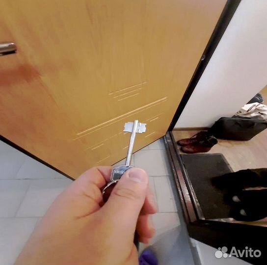 Вскрытие дверей с сохранением замка