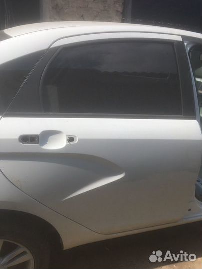 Белая Дверь Веста