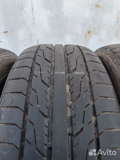 Toyo DRB 215/55 R17