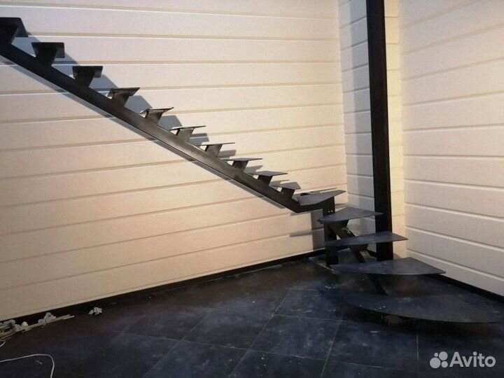 Лестница на второй этаж на заказ