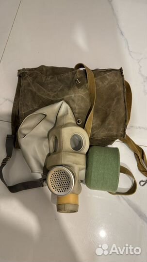 Противогаз с сумкой