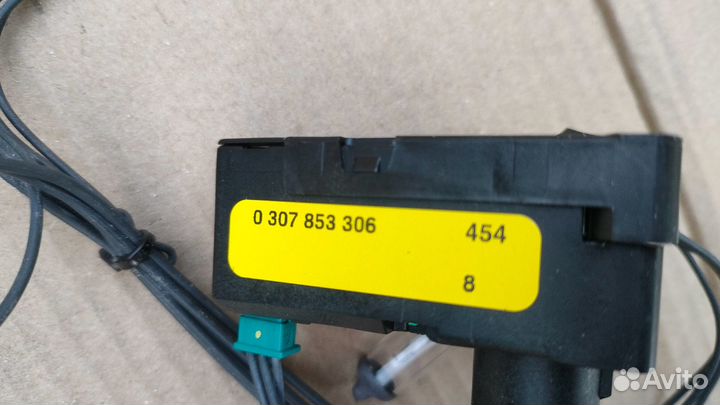 Электрокорректор левый Mercedes-Benz W204