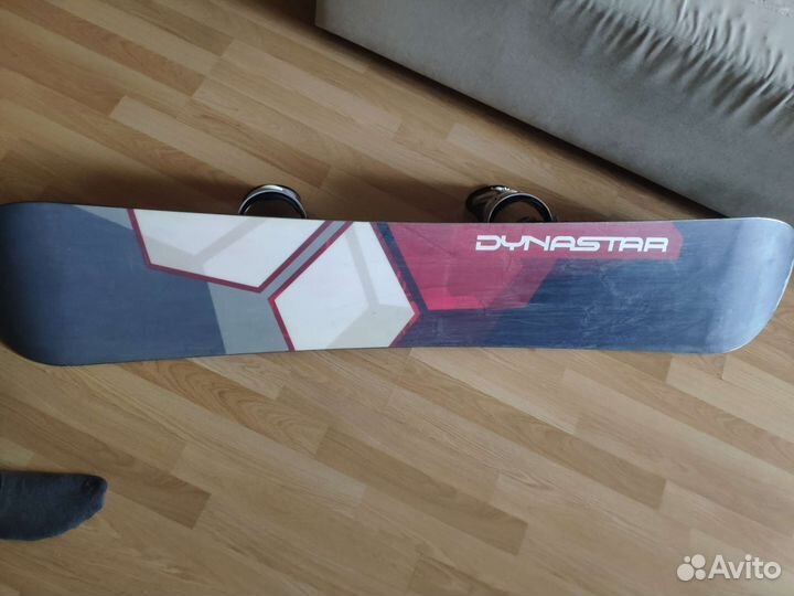 Сноуборд с креплениями