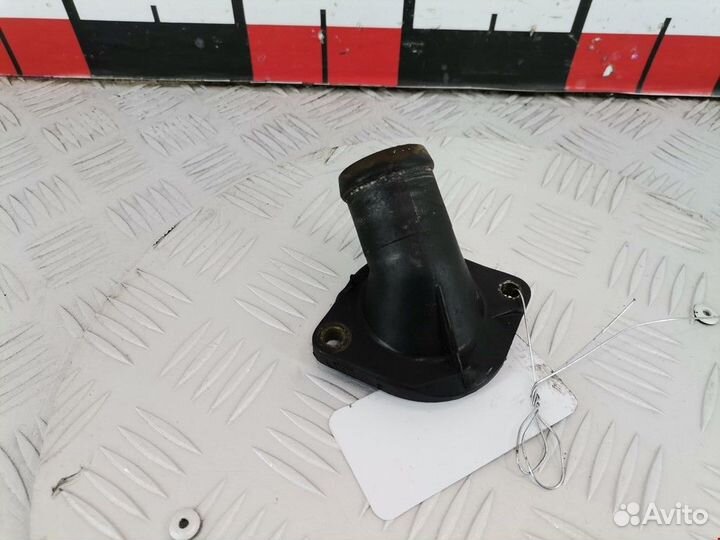 Корпус термостата Audi A6 4A/C4 1996 048121121B