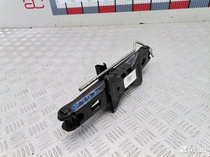 Домкрат Ford C-Max 2 2010