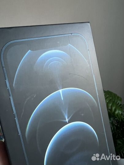 Коробка от iPhone 12 pro