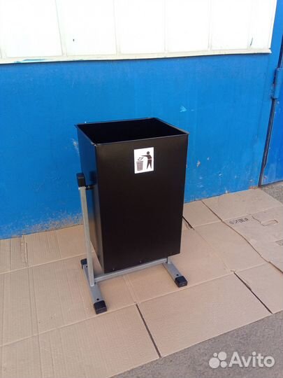 Урна металлическая уличная