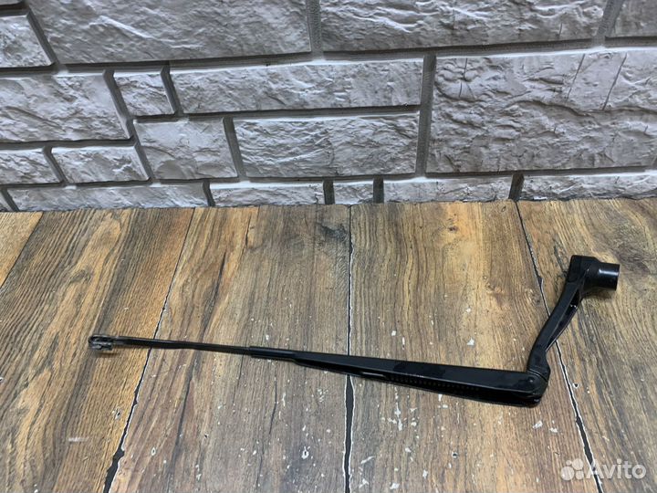 Jeep Grand Cherokee Поводок стеклоочистителя