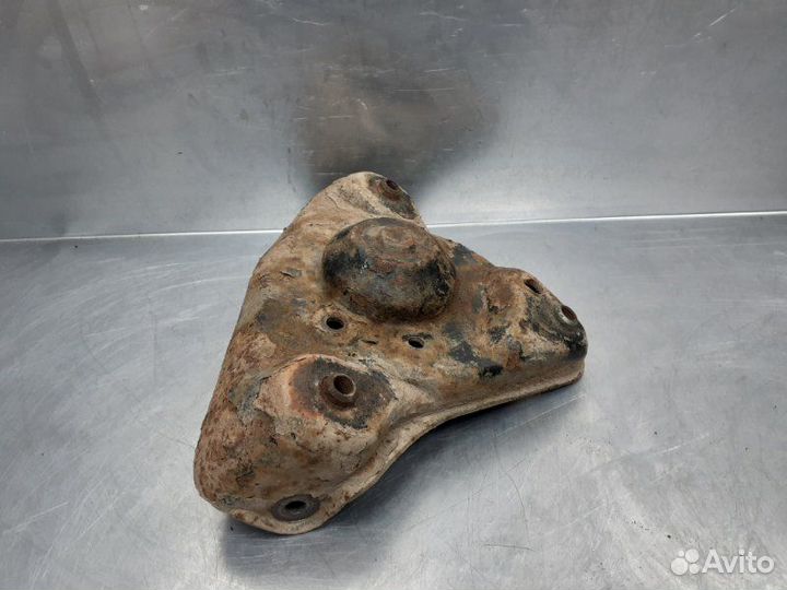 Кронштейн амортизатора Audi A4 B5 1994-2001