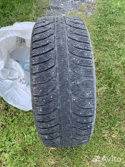 Bridgestone Ice Cruiser 7000 205/55 R16