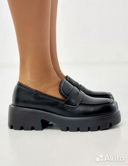 Лоферы женские