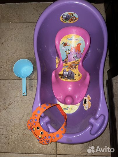 Ванночка для купания с подставкой и термометром