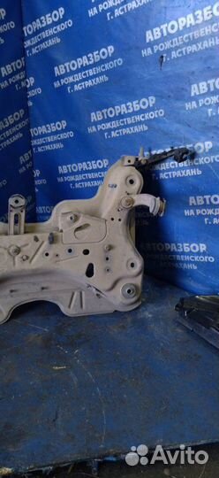 Передний подрамник Renault Laguna 2 седан K4M 2004