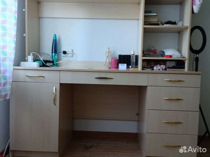 Рабочий стол для школьника