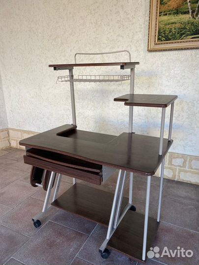 Компьютерный стол