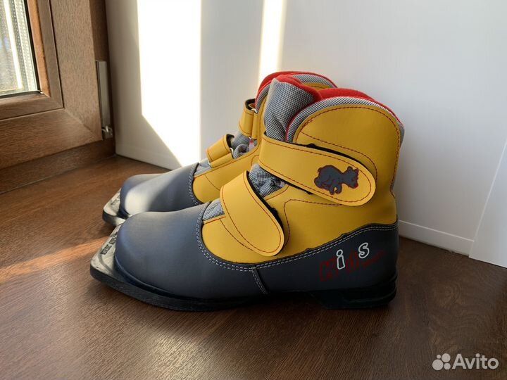 Лыжные ботинки новые