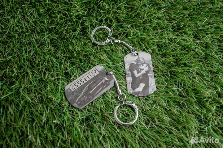 Брелок жетон с гравировкой