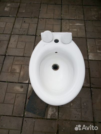 Биде с инсталляцией