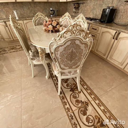 Кухонный стол Роза и стулья новый