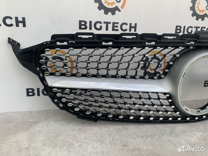 Решетка радиатора Mercedes C W205 A2058881260