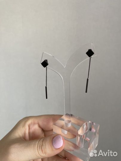 Серьги висячие черные