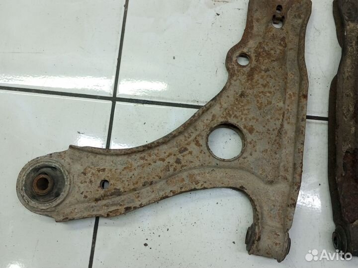 Рычаг передний golf2