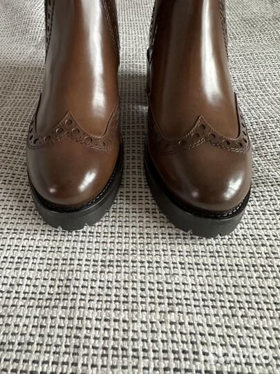 Santoni