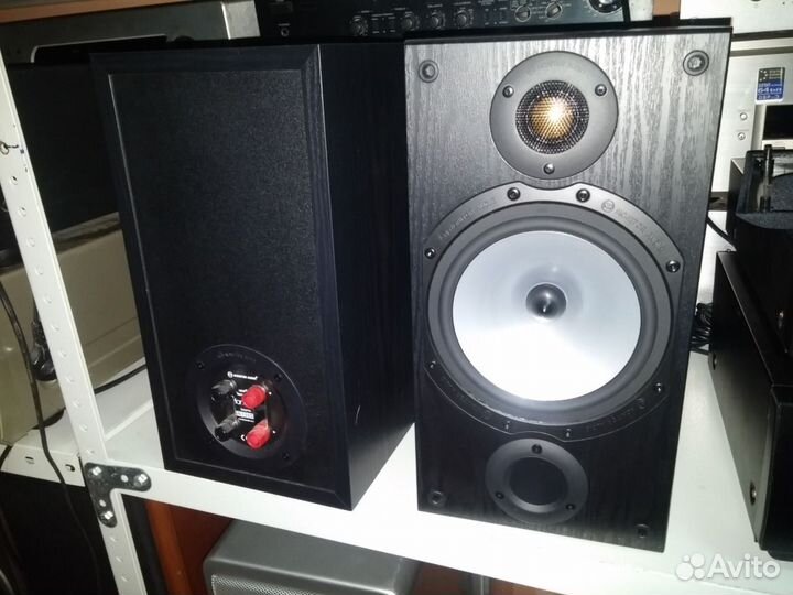 Полочные колонки Monitor Audio MR 2 (Англия)
