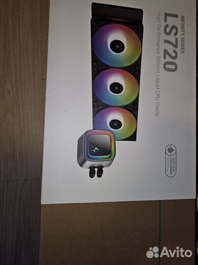 Система жидкостного охлаждения Deepcool LS720