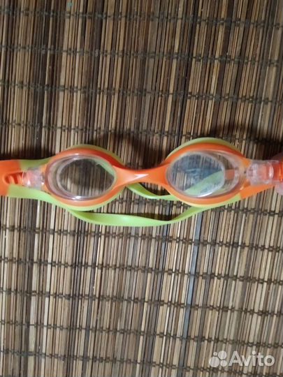 Детские очки для плавания в бассейне