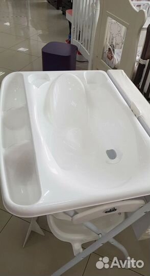 Пеленальный столик складной с ванночкой