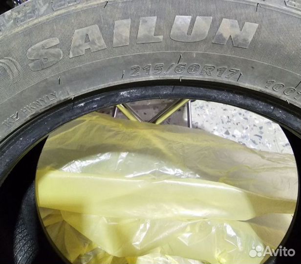 Sailun Ice Blazer Arctic SUV 215/60 R17 100T