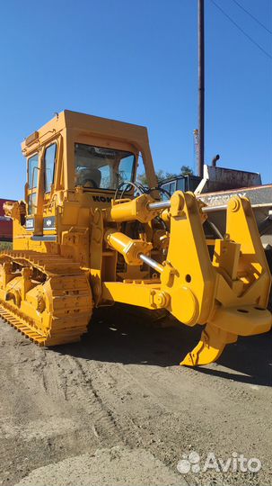 Komatsu D155A-1, 1996