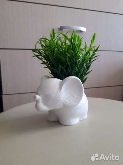 Кашпо из гипса с исскуственной травой