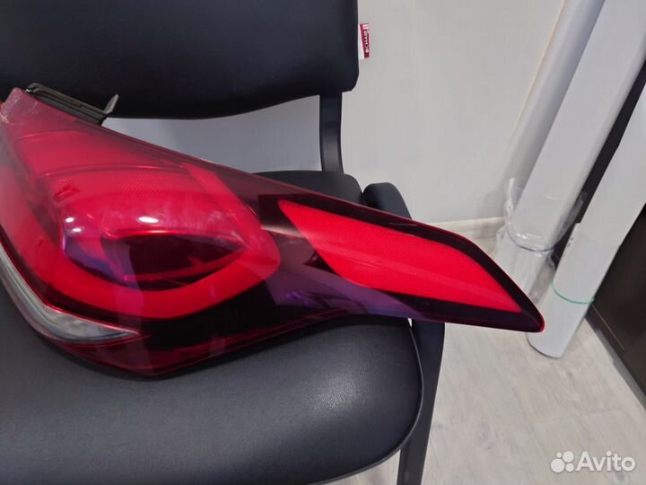 Правый задний фонарь Дженесис G 80