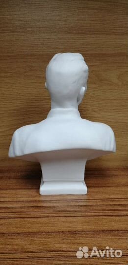 Бюст Горького - писатель Максим Горький