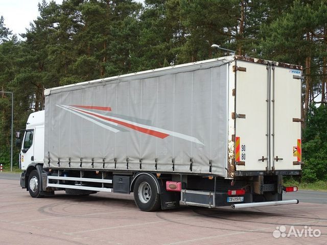 В разборке грузовик Renault,Premium II с 2007