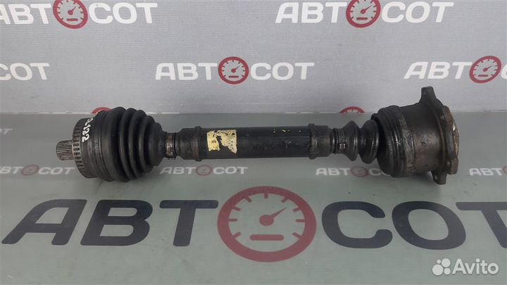 Привод в сборе передний левый Audi A4 (B5) 1995