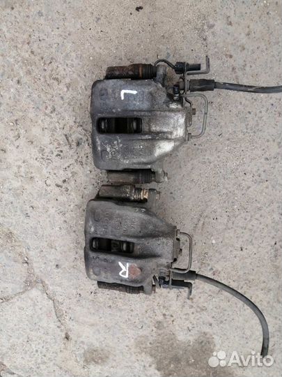 Суппорт Передний Со сКобой Пассат Б5 А4 Б5 lucas