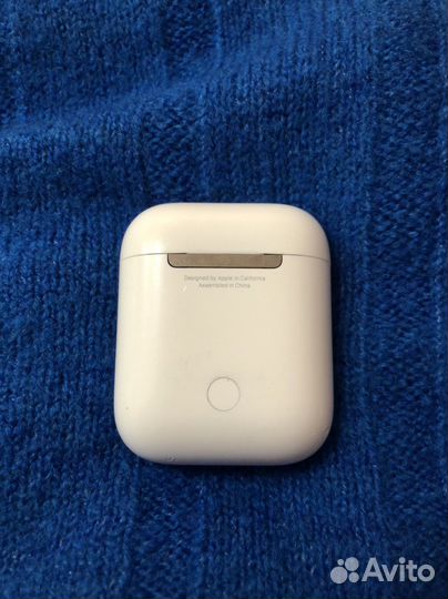 Б/у Беспроводные наушники apple airpods, кейс