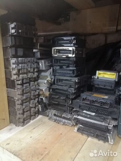 Блок управления двигателем на Audi 80/90/100 А6