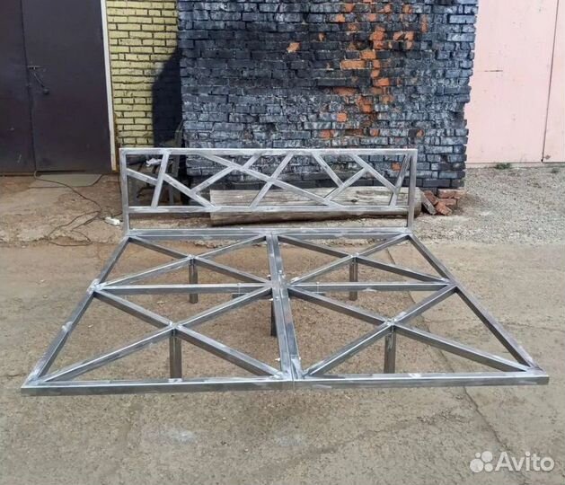 Кровать двухспальная лофт