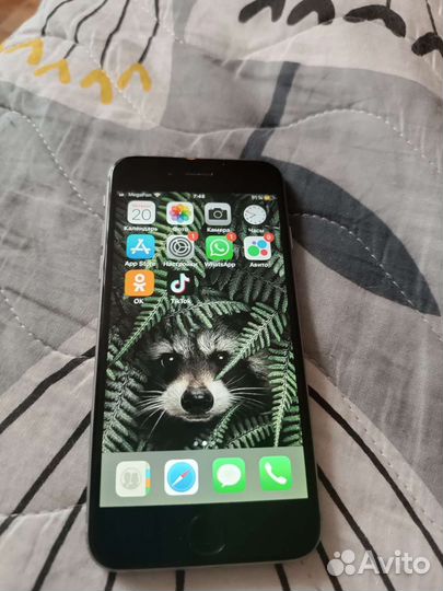 Телефон iPhone