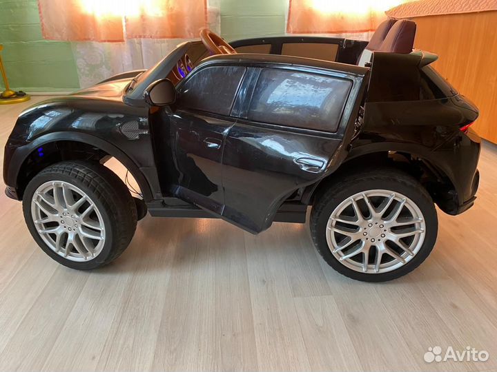 Детский электромобиль