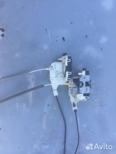Замок двери правый левый мерседес спринтер 906 куз