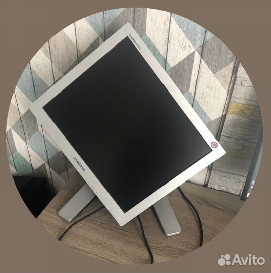 Монитор Samsung 721 s 2 положения