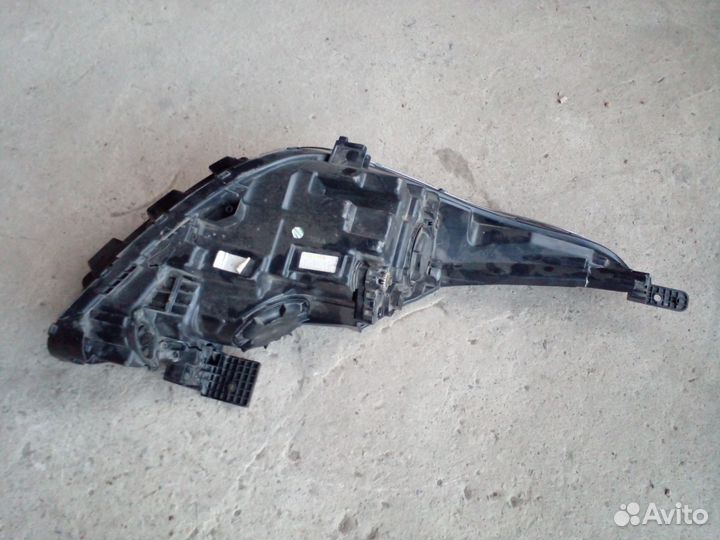 Фара левая Kia Rio 4 на запчасти