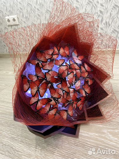 Светящийся букет из бабочек